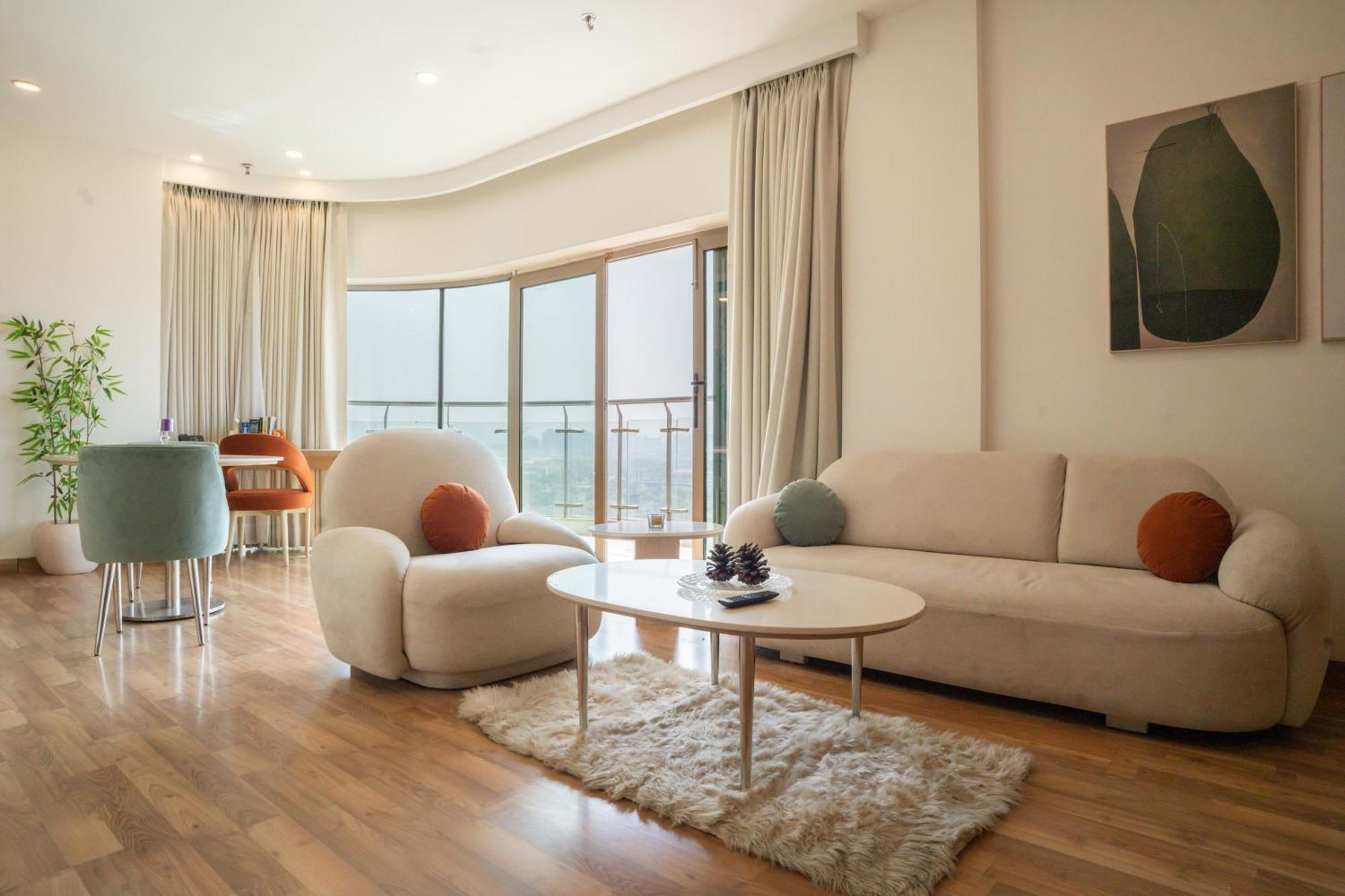 Ar Suites Klj Square غورغاون المظهر الخارجي الصورة