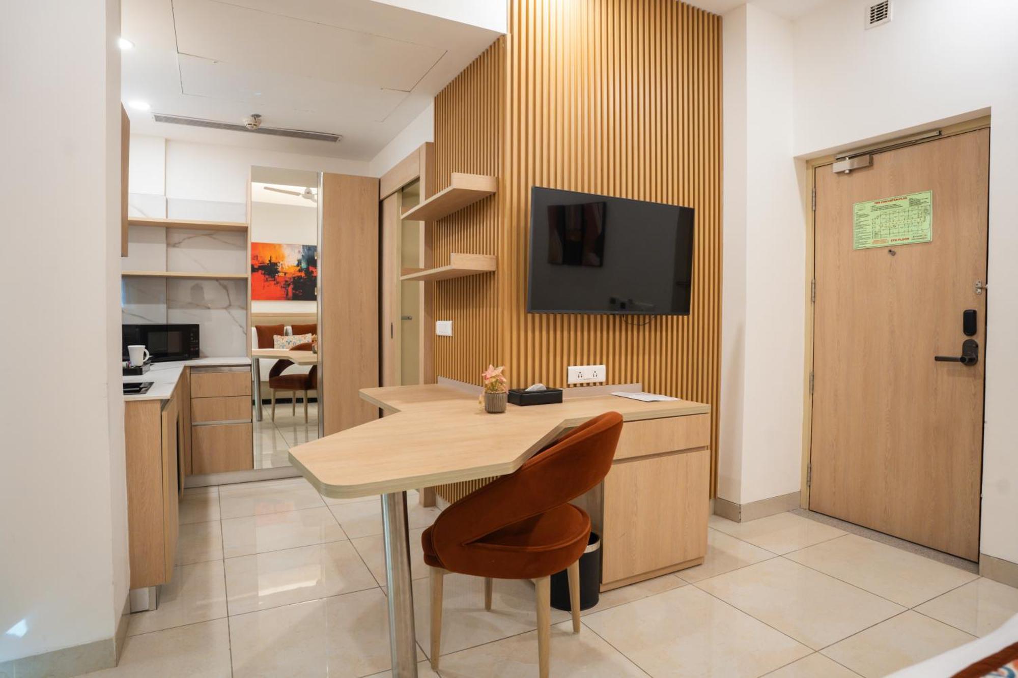 Ar Suites Klj Square غورغاون المظهر الخارجي الصورة